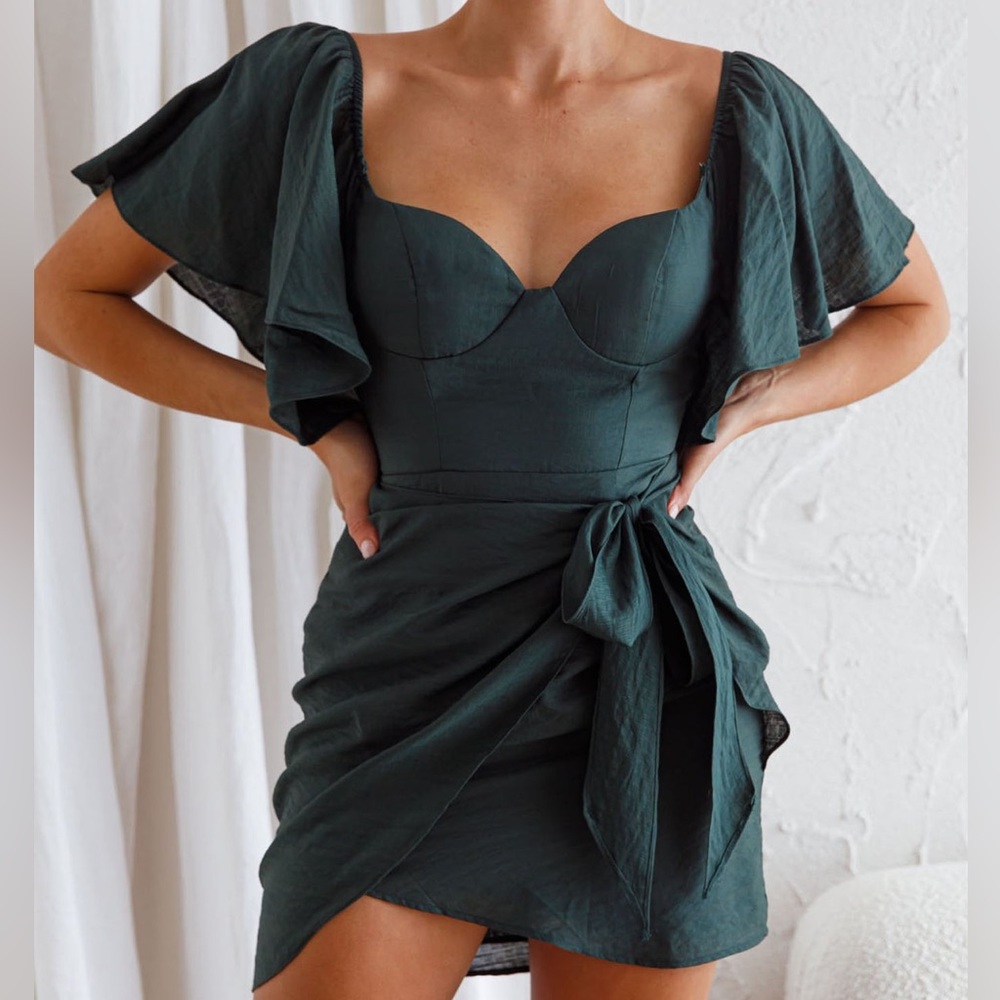 Selfie Leslie forest green dress